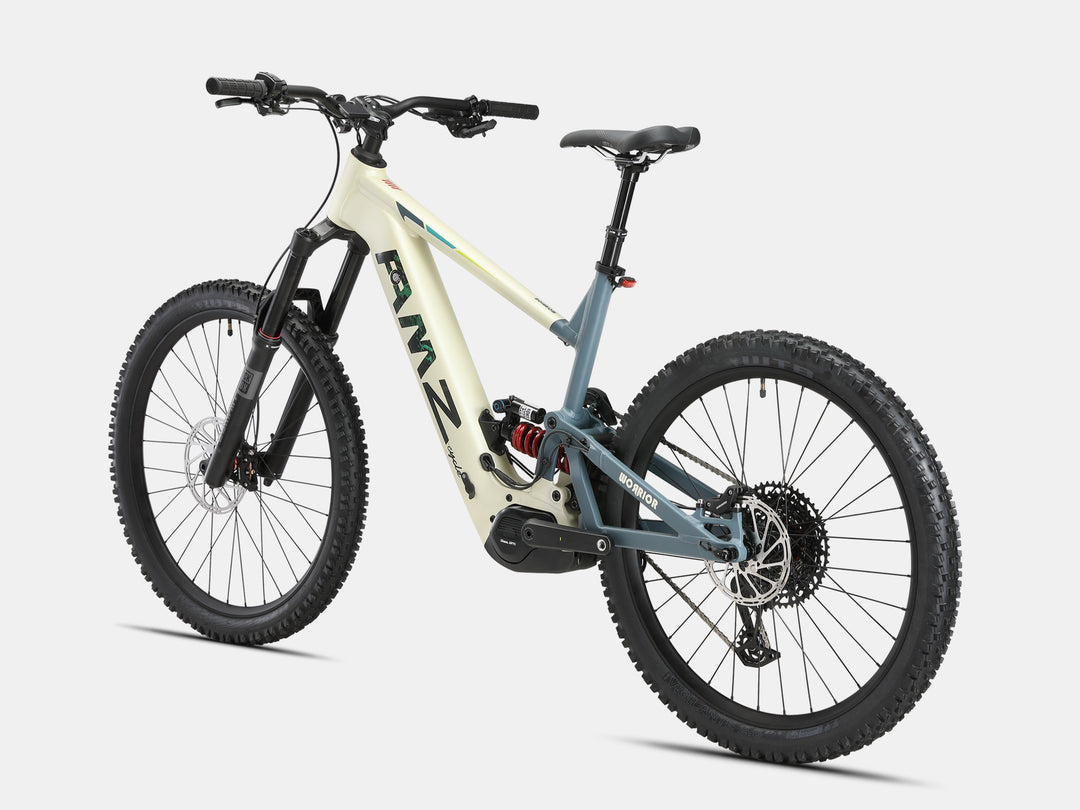 TS2502_E70-Left_rear