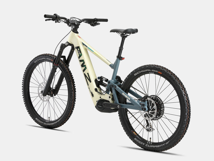 TS2502_E90-Left_rear